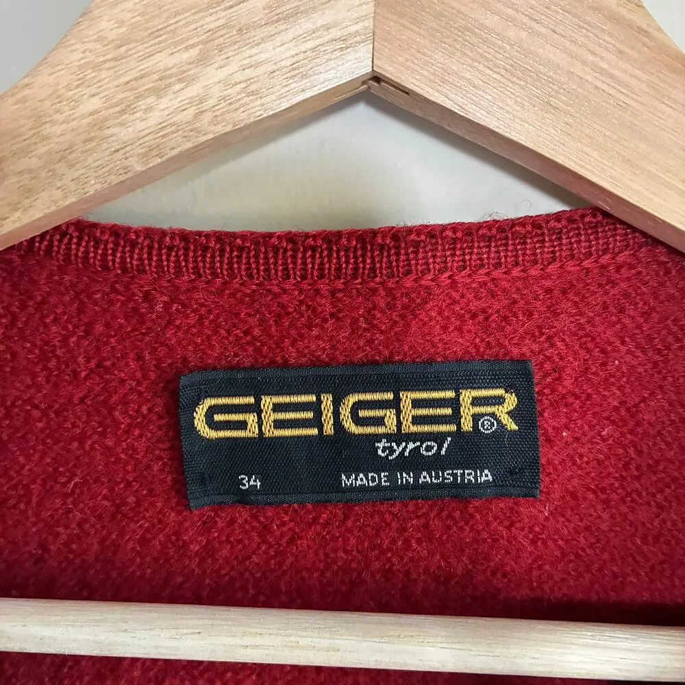 Vintage Geiger tyrol made in austria pure new wool 34 red felted jacket HOLES